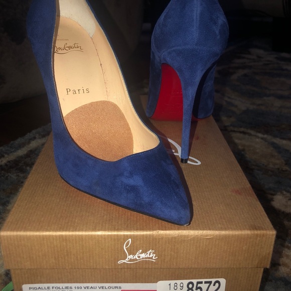 pigalle follies suede